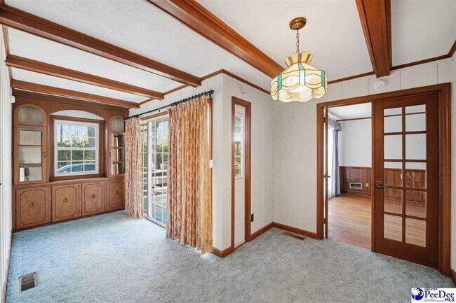 Building Photo - 2218 N Douglas St