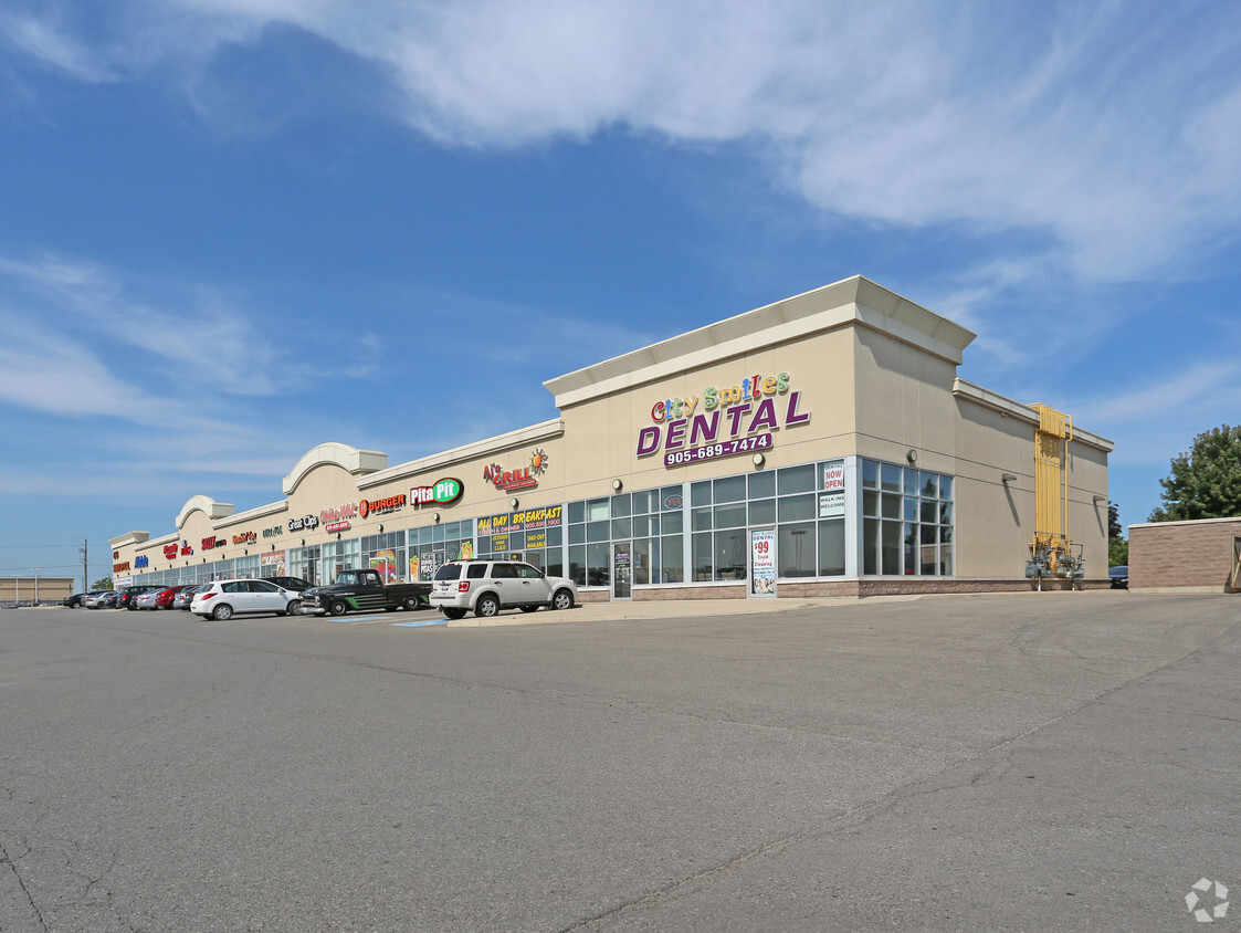 Primary Photo - 80-106 Dundas St E