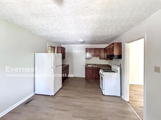 Foto del edificio - 3517 Pine Ave SW