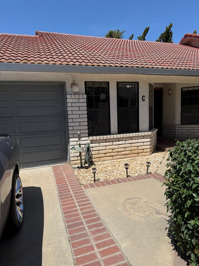 Building Photo - 1815 Azure Ct