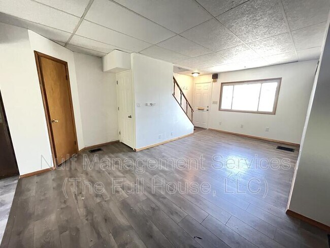 Building Photo - 229 E Meyers St