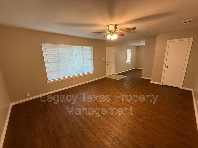 Foto del edificio - 101 Pine St