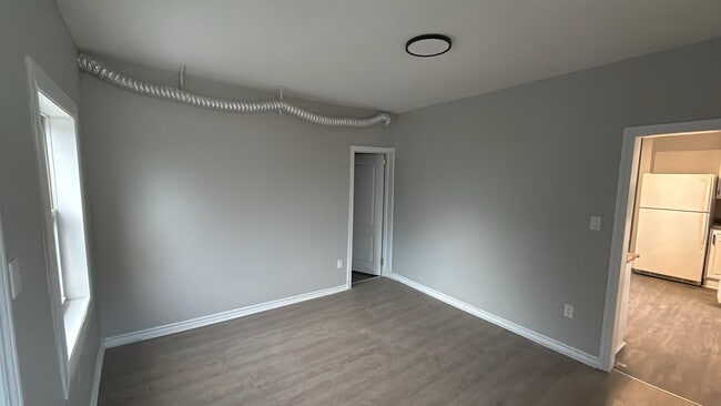 Building Photo - 36 Victoria St