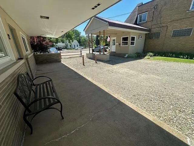 Foto del edificio - 3704 E Lake Rd