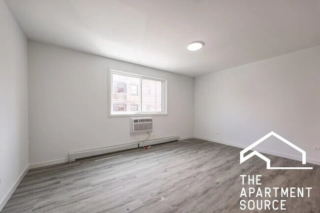 Foto del edificio - 7621 N Sheridan Rd