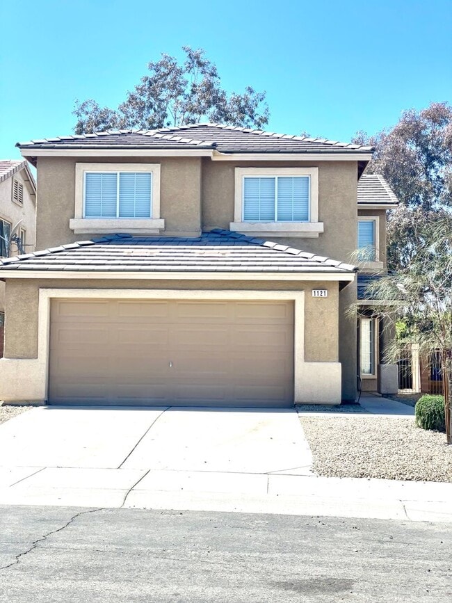 Building Photo - 4 Bedroom Updated Home steps from Liberty ...