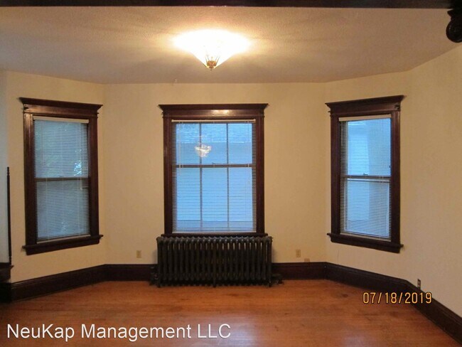 Building Photo - 2443 N Pierce St