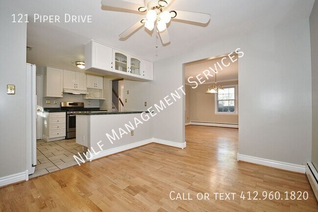 Foto del edificio - 4 Bed, 2.5 Bath House in Mt. Lebanon