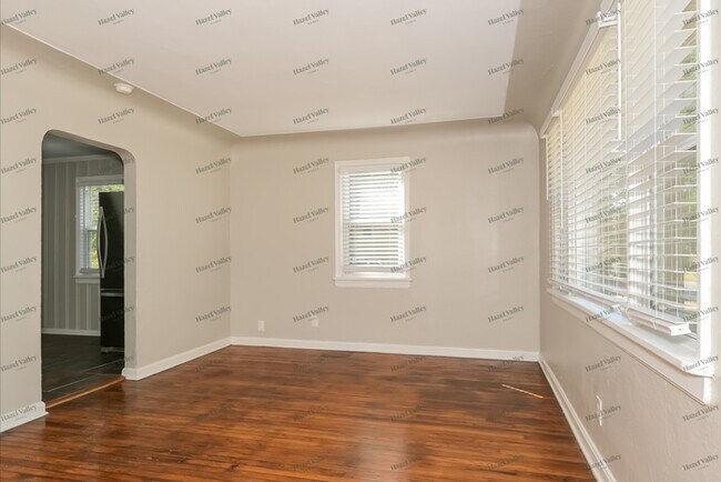 Foto del edificio - 4124 Wright Ave