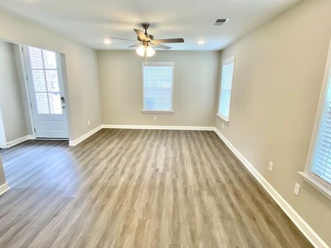 Building Photo - Now @ Rasco Farms in Southaven, MS- 4 Bedroom-2.5 Bath Home!