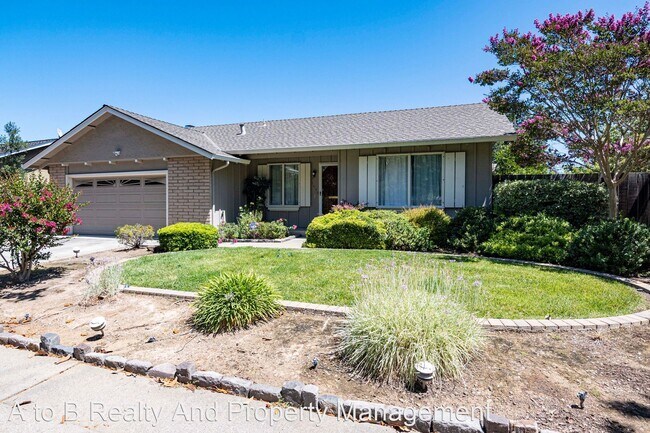 Building Photo - 4 br, 2 bath House - 1530 Hollenbeck Ave