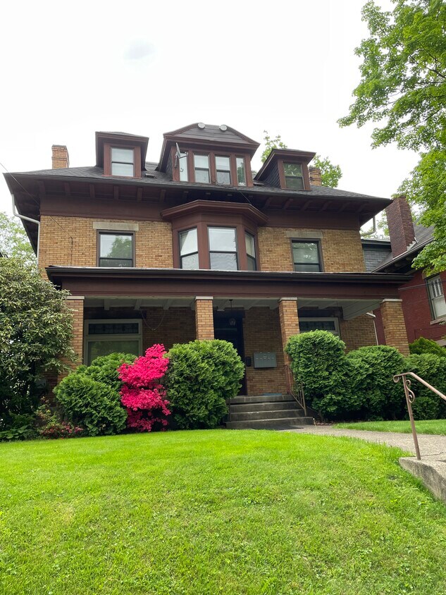 Front - 341 S Aiken Ave