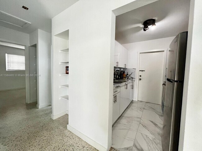 Building Photo - 9960 Montego Bay Dr