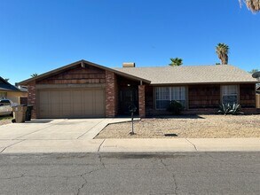 Building Photo - 10807 W Kaler Dr