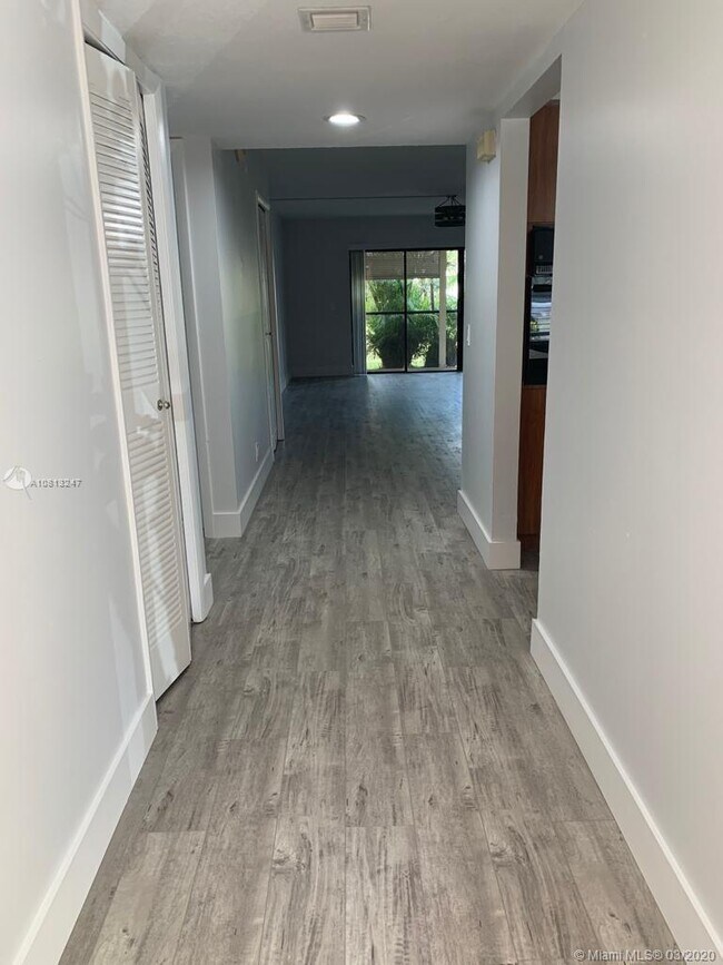 401 Lakeview Dr Unit 104, Weston, FL 33326 Condo for Rent in Weston, FL