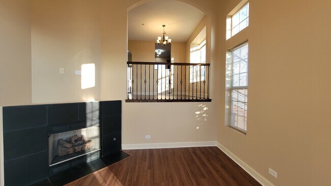 Building Photo - 1550 Lake Ridge Ct