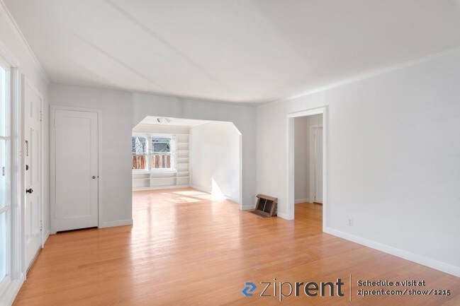 Building Photo - 711 Regal Ct