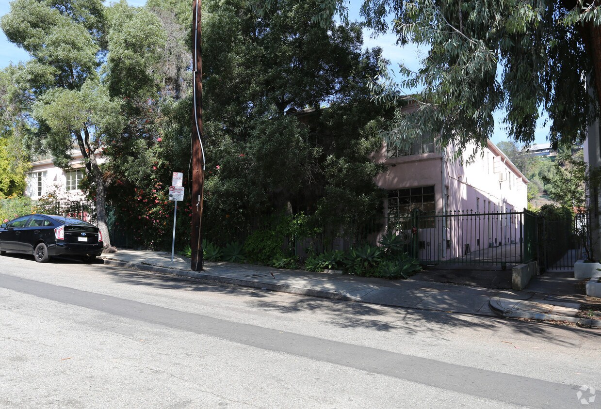 1846 El Cerrito Pl, Los Angeles, CA 90068 Apartments in Los Angeles