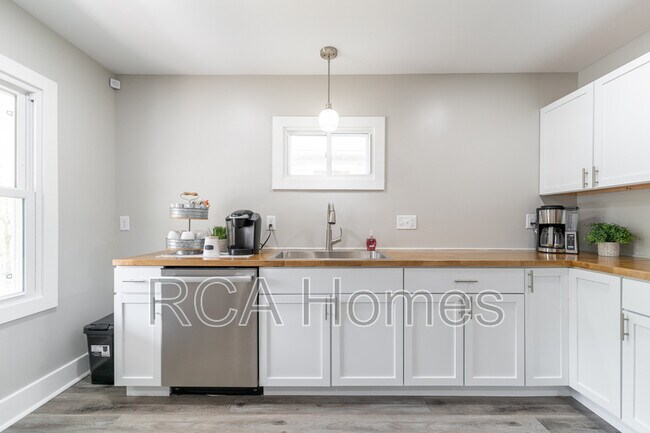 Foto del edificio - 537 N Sheffield Ave