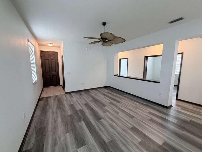 Foto del edificio - 1065 Viewpoint Way