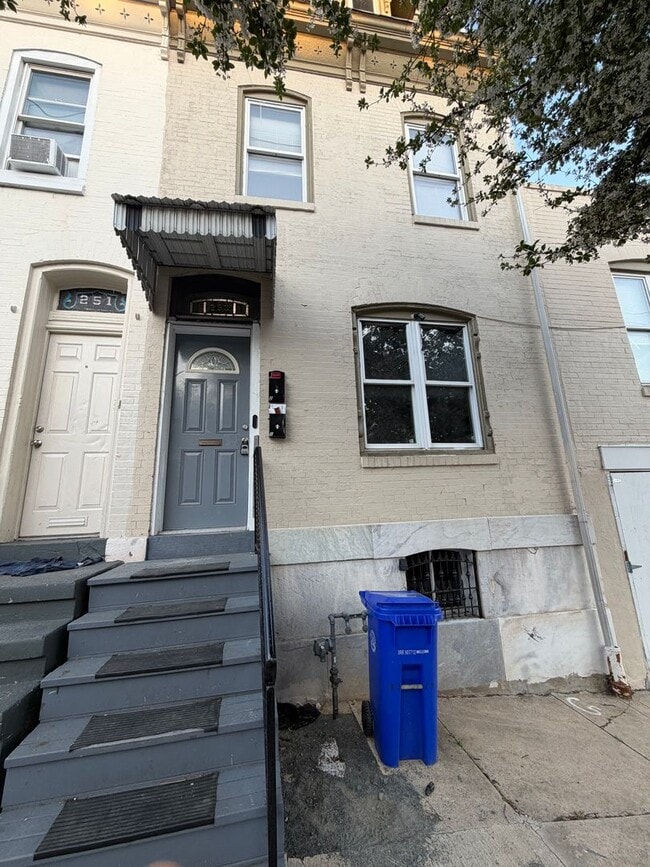 Building Photo - 253 S 13th St
