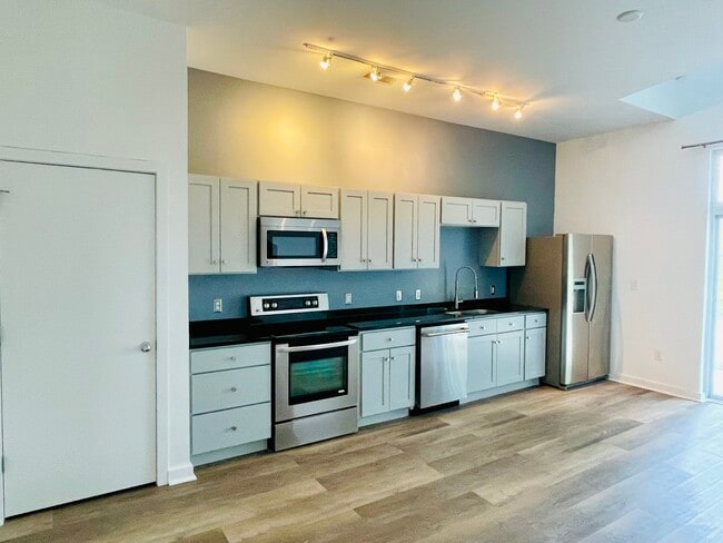 Building Photo - 506 N Mangum St