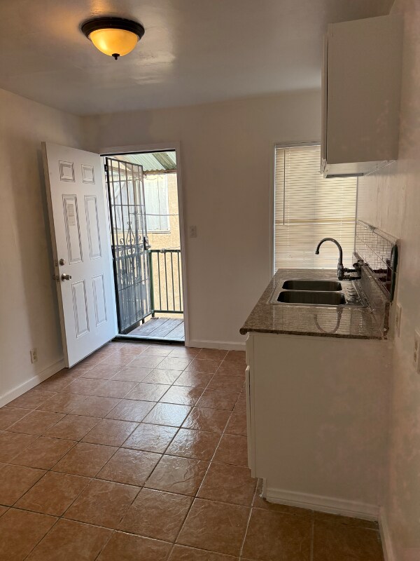Foto del edificio - 977 N Hill St