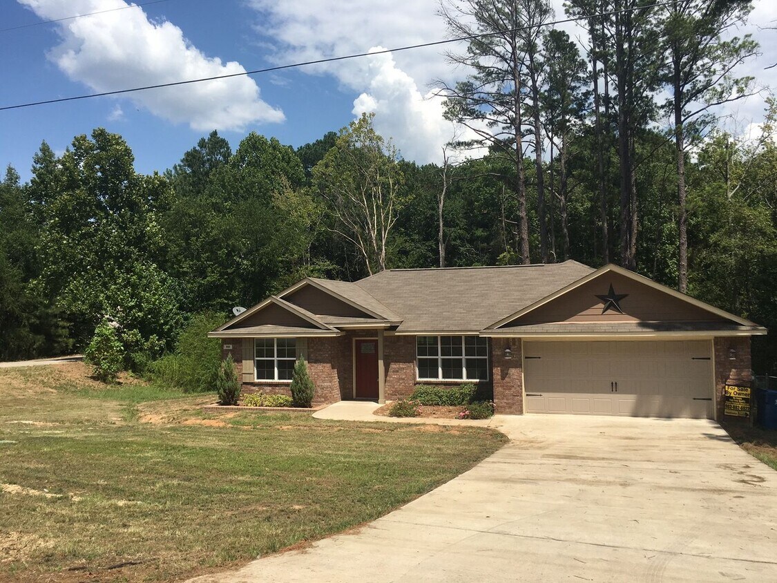 Primary Photo - $500 off and MOVE IN READY! NICEST IN LIND...