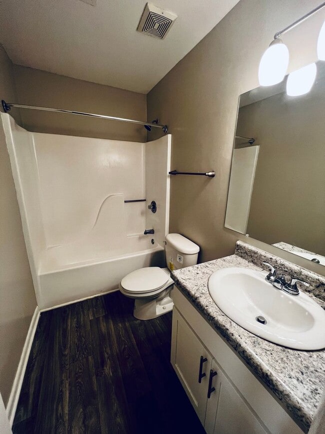 Interior Photo - Forest Pointe