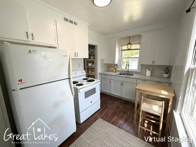 Building Photo - Cozy 2 Bedroom 1 Bathroom Bungalow now available for rent!