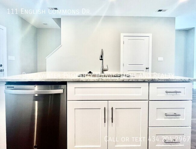 Building Photo - MOVE IN SPECIAL: First Month Free! Two Bed...