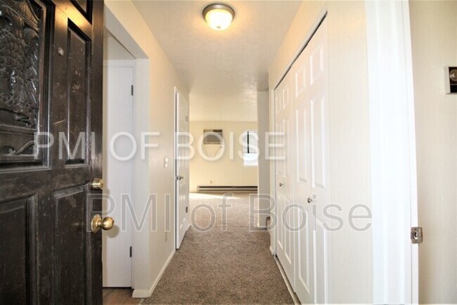 Building Photo - 927 S Wild Phlox Pl