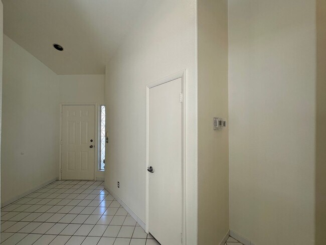 Building Photo - 7872 Mt Whitney Cir