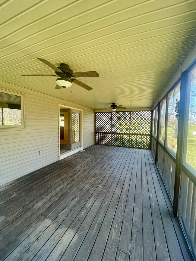 Building Photo - 212 Trail Ridge Dr