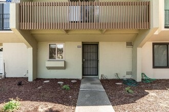 Building Photo - 1115 Camino Del Valle