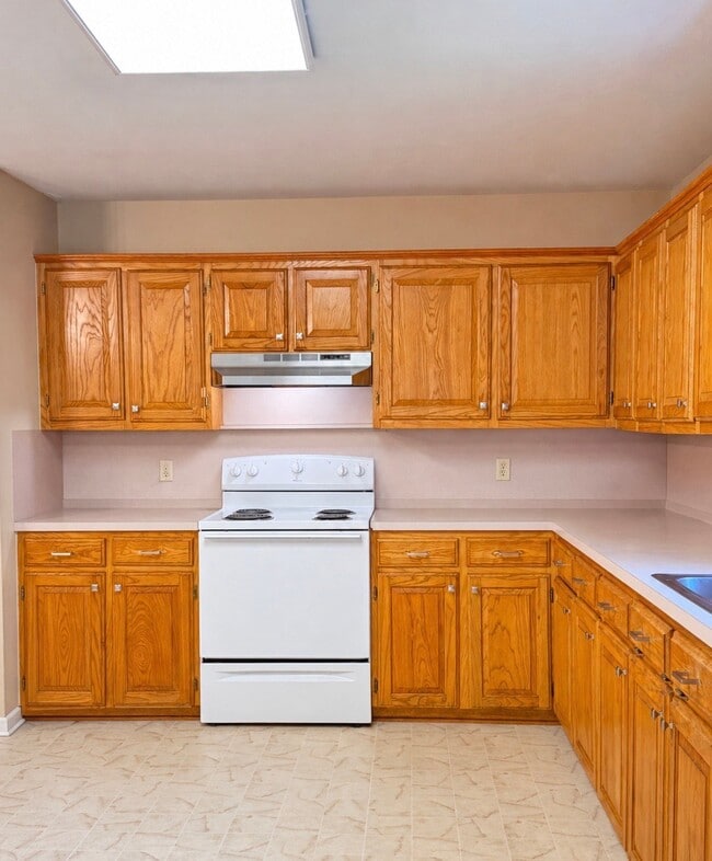 Building Photo - 2529 Westminster Dr