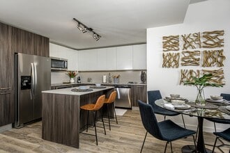 Building Photo - Arabelle Riverwalk