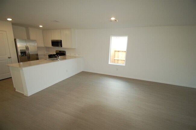 Foto del edificio - 16215 Domestic Dove Wy