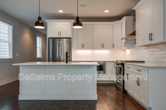 Foto del edificio - 2221B Winford Ave