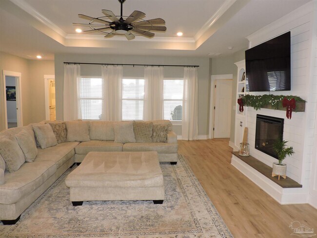 Foto del edificio - 10612 Davenport Lp