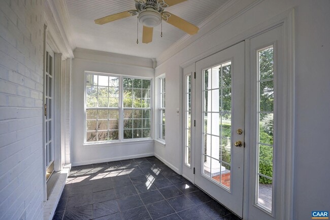 Foto del edificio - 843 Campbell Rd