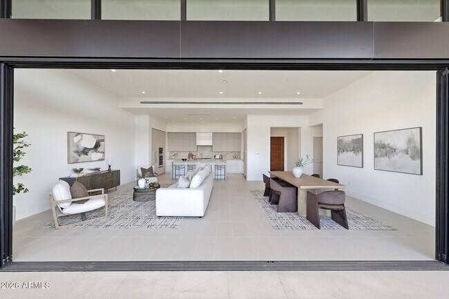 Foto del edificio - 6587 N Palmeraie Blvd