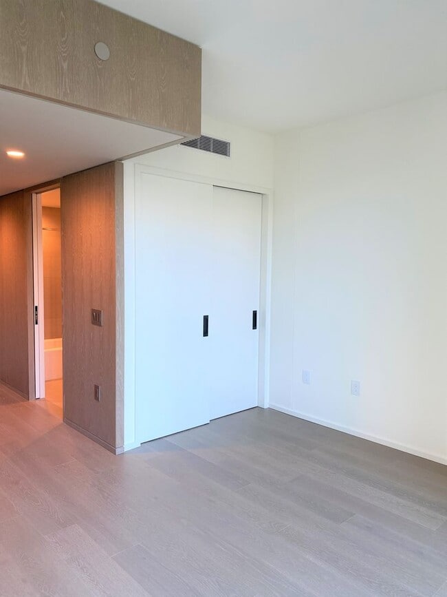Building Photo - Koula - Luxurious studio in Kakaako