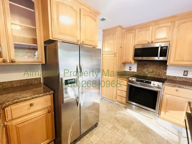 Building Photo - Remodeled Almaden Townhome next to Foothil...