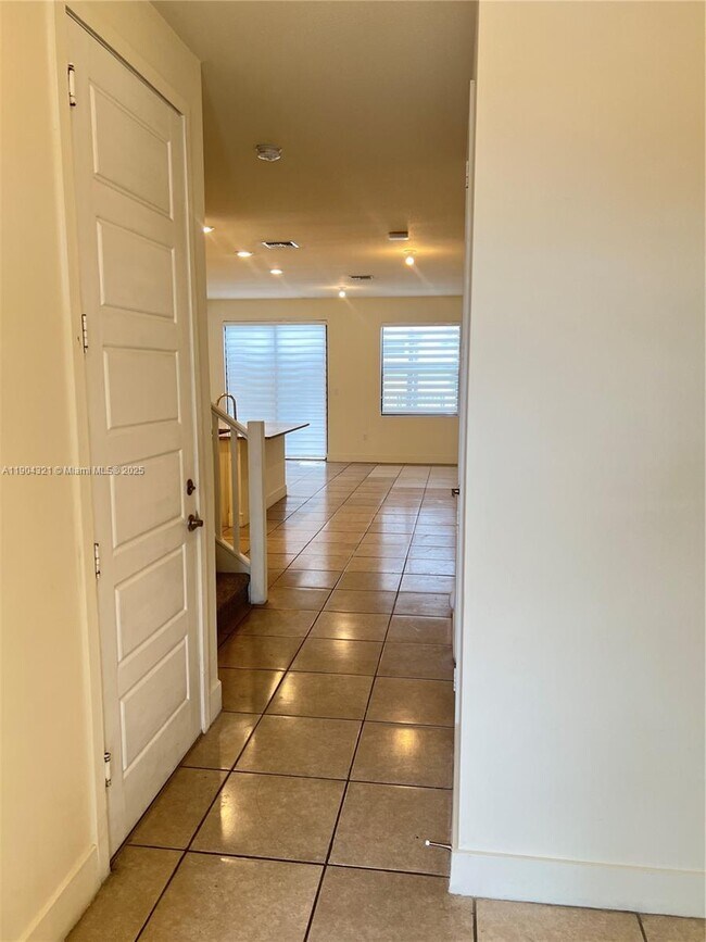 Building Photo - 15861 NW 90th Ct