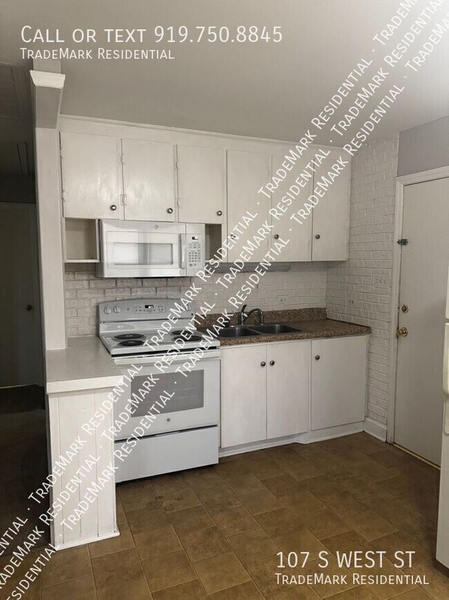 Foto del edificio - 107 S West St