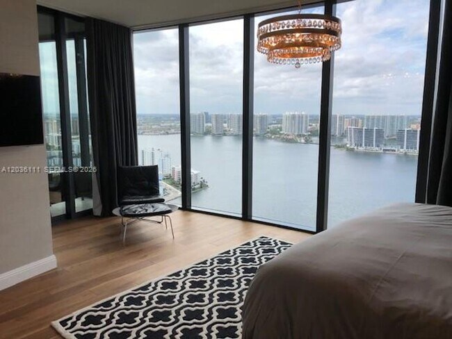 Foto del edificio - 18555 Collins Ave