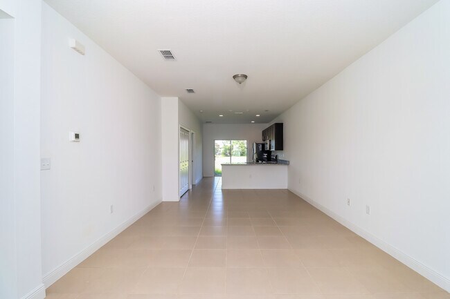 Building Photo - 530 Imperial Place