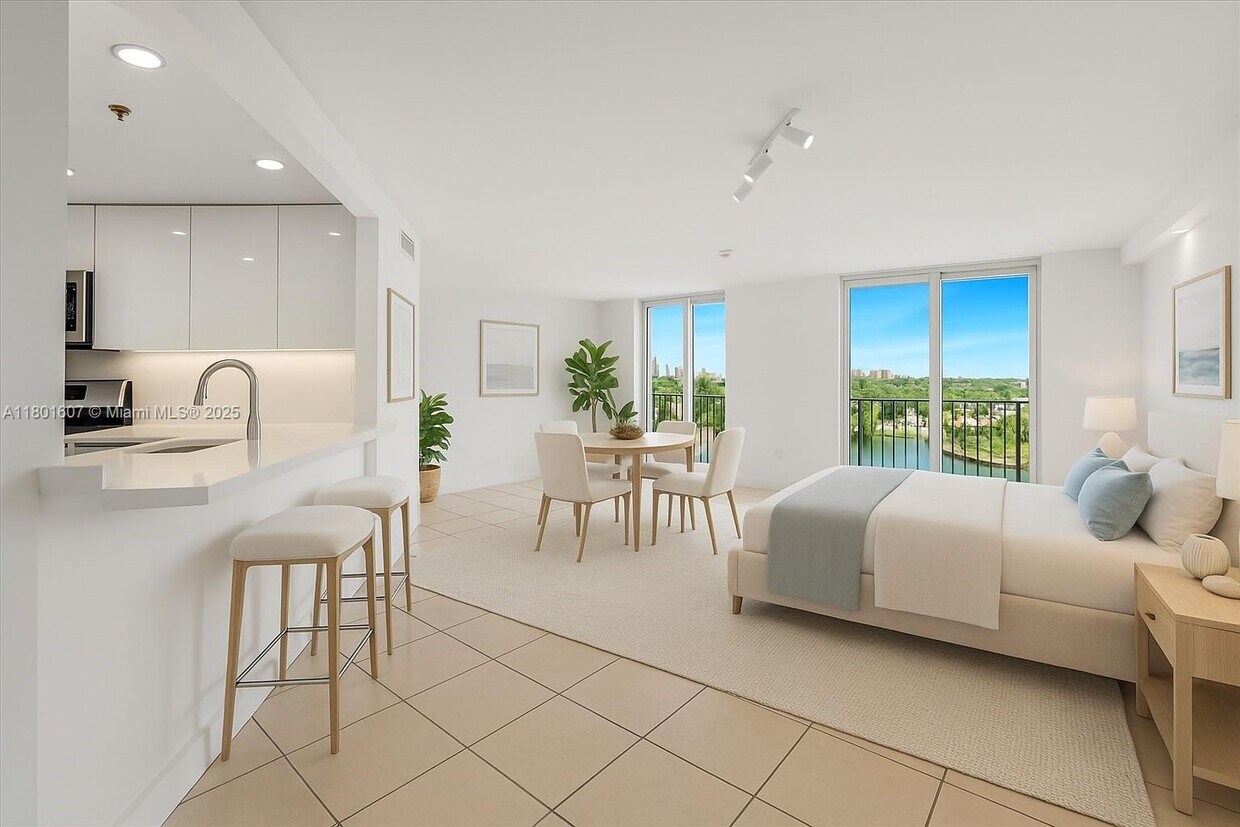 Primary Photo - 5880 Collins Ave