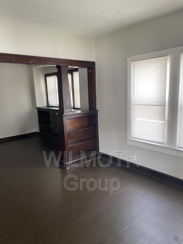 Foto del edificio - 6054 E Washington St